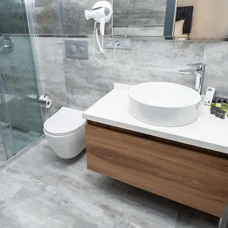 Business Life & Bakirkoey 3*