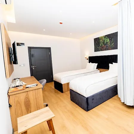 Business Life & Bakirkoey Szálloda 3*