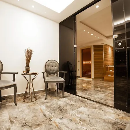 Business Life & Bakirkoey Szálloda