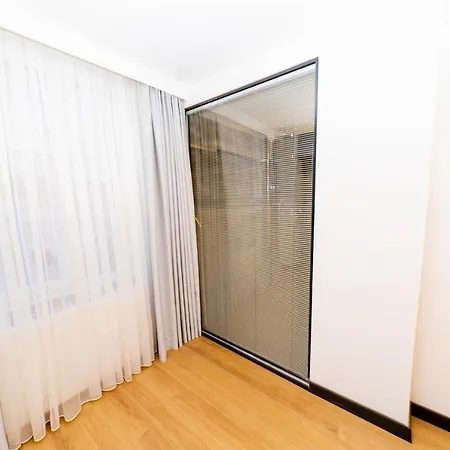 Business Life & Bakirkoey