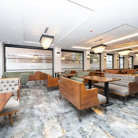 Business Life & Bakirkoey Szálloda 3*