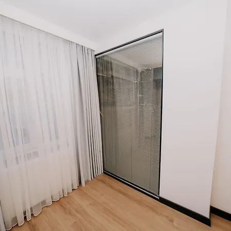 Business Life & Bakirkoey Szálloda 3*