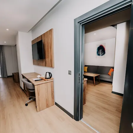 Business Life & Bakirkoey Szálloda