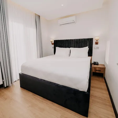 Business Life & Bakirkoey Szálloda 3*