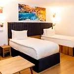 Business Life & Bakirkoey Hotel