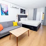 Business Life & Bakirkoey Hotel 3*