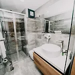 Hotel Business Life & Bakirkoey 3*