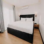 Business Life & Bakirkoey Hotel 3*
