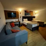 Business Life & Bakirkoey Hotel 3*
