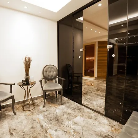 Business Life & Bakirkoey Hotel 3*
