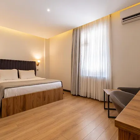 Hotel Business Life & Bakirkoey 3*