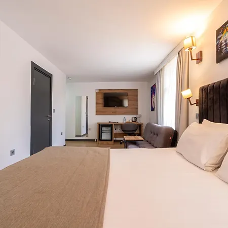 Hotel Business Life & Bakirkoey 3*