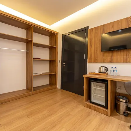 Hotel Business Life & Bakirkoey