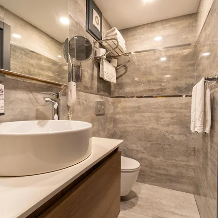 Hotel Business Life & Bakirkoey 3*