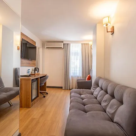 Hotel Business Life & Bakirkoey 3*