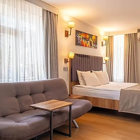 Business Life & Bakirkoey Hotel