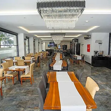 Business Life & Bakirkoey 3*
