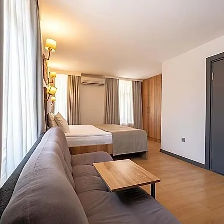 Hotel Business Life & Bakirkoey 3*