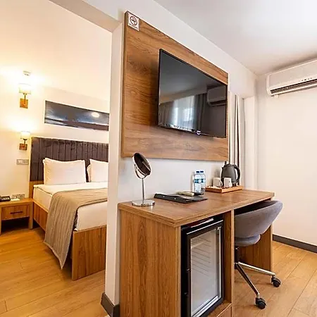 Hotel Business Life & Bakirkoey