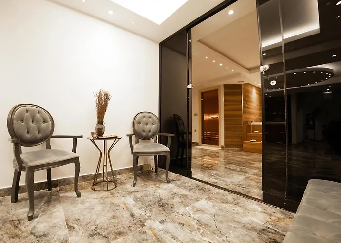 Business Life & Bakirkoey Hotel