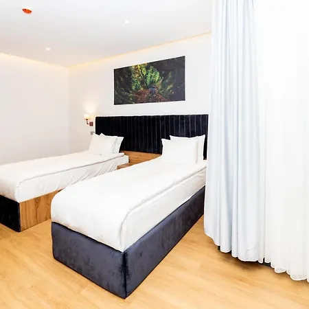 Business Life & Bakirkoey Hotel 3*