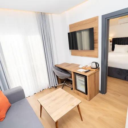 Business Life & Bakirkoey Hotel